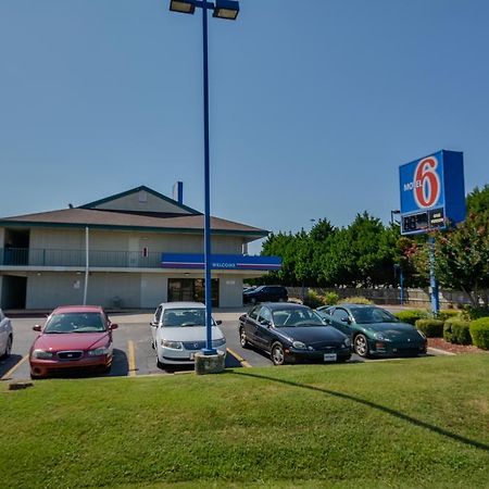 Motel 6 Huntsville - Madison Ngoại thất bức ảnh