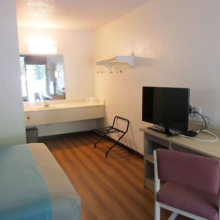 Motel 6 Huntsville - Madison Ngoại thất bức ảnh