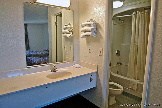 Motel 6 Huntsville - Madison Ngoại thất bức ảnh