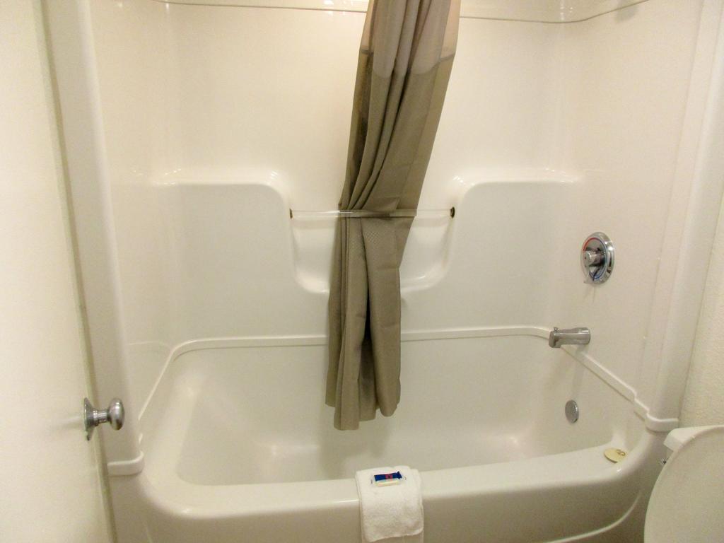 Motel 6 Huntsville - Madison Ngoại thất bức ảnh