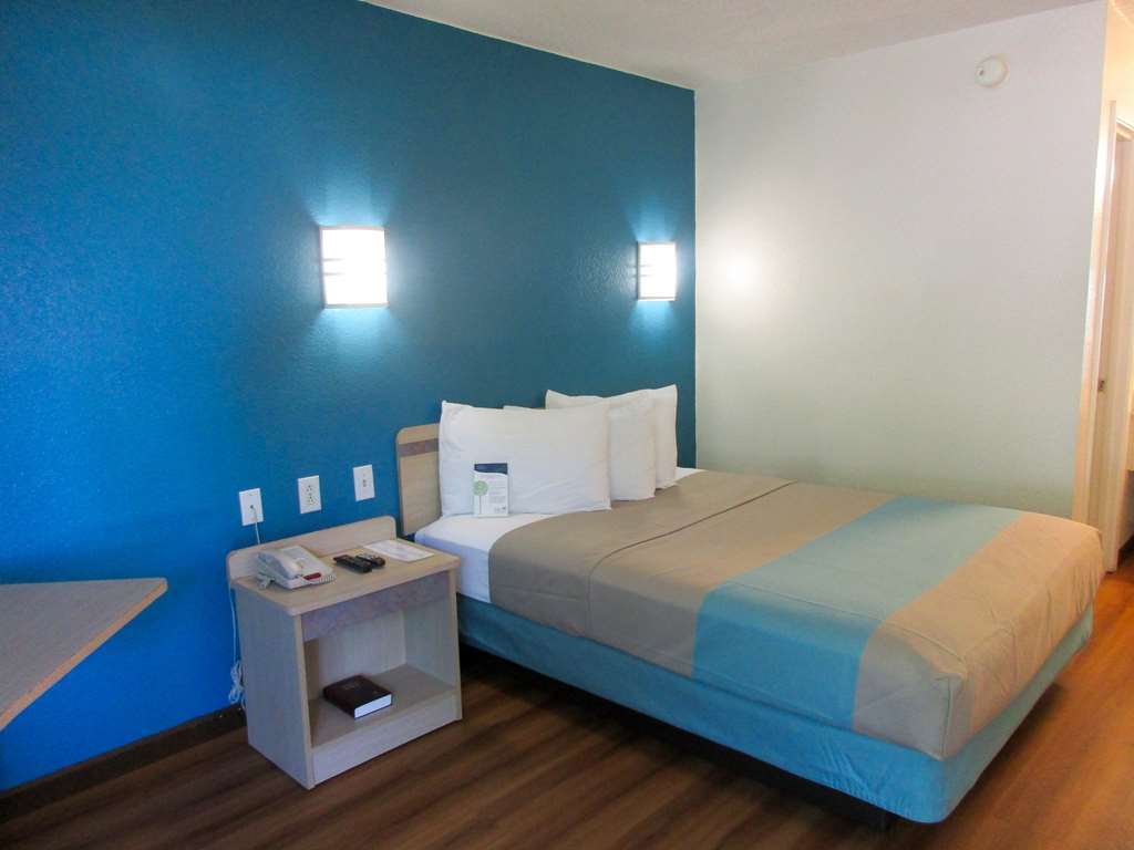 Motel 6 Huntsville - Madison Phòng bức ảnh
