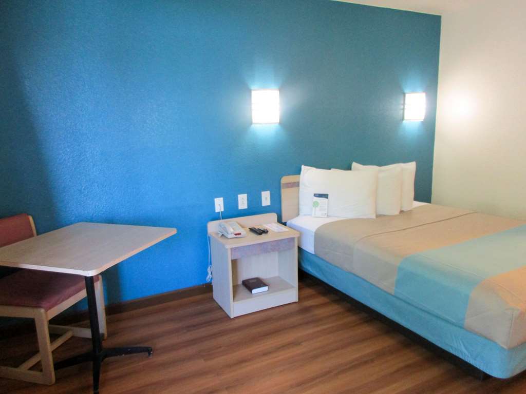 Motel 6 Huntsville - Madison Phòng bức ảnh