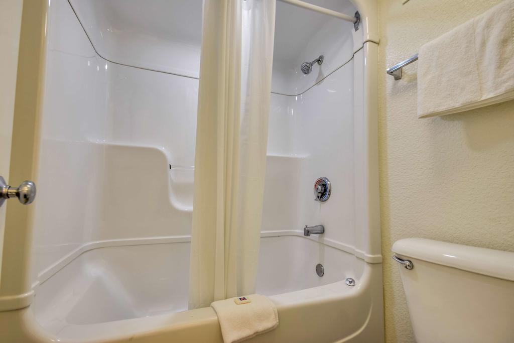 Motel 6 Huntsville - Madison Ngoại thất bức ảnh