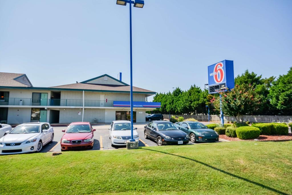 Motel 6 Huntsville - Madison Ngoại thất bức ảnh